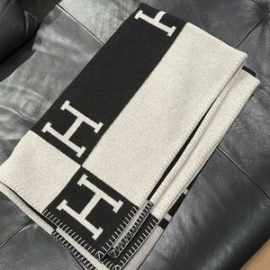 Hermes Avalon blanket wool/cashmere black with grey and white
